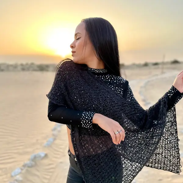 Maya Fourteen, retrato ao pôr do sol no deserto